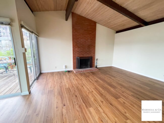 Building Photo - BEAUTIFUL 2 BD/1BA HOUSE WITH PRIVATE DECK, VIEWS, NEW W&amp;D, GARAGE, UPDATES