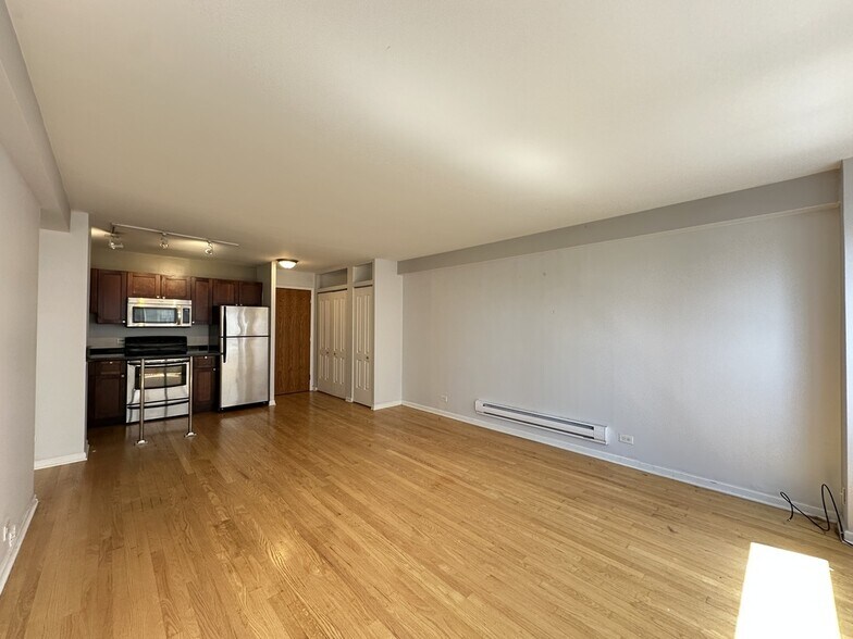 Building Photo - 4180 N Marine Dr