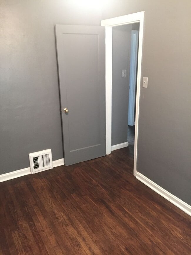 Building Photo - Beautifully Updated 3 Bedroom House! Comin...