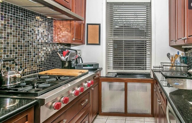 Building Photo - 124-16 84th Rd