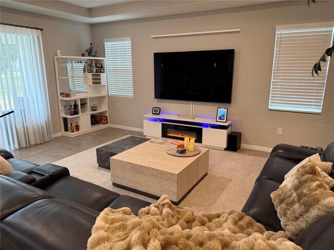 Building Photo - 10437 Laxer Cay Loop