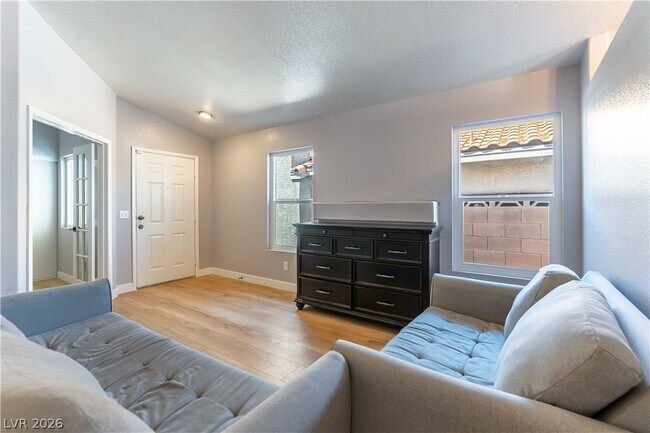 Building Photo - 5470 Chela Dr