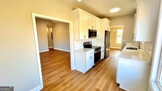 Building Photo - 23 S Rd