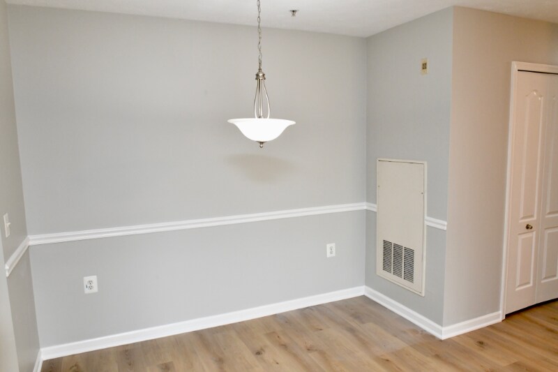 Building Photo - 8911 Town Center Cir