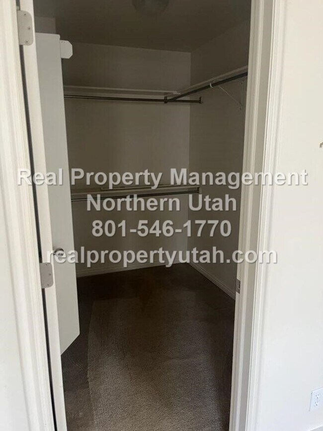 Building Photo - 3120 W 525 N