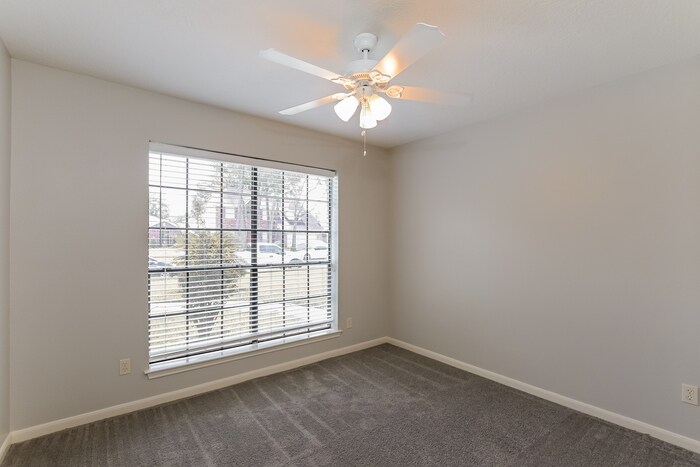 Building Photo - 3015 Quail Run Dr