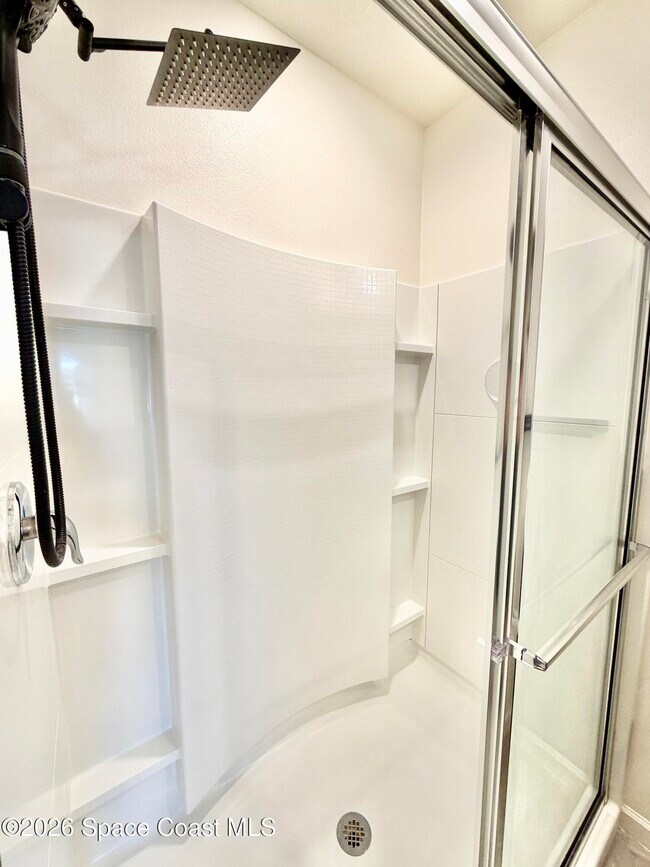 Building Photo - 388 Coyote Dr