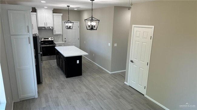 Building Photo - 15 Chapa Ave