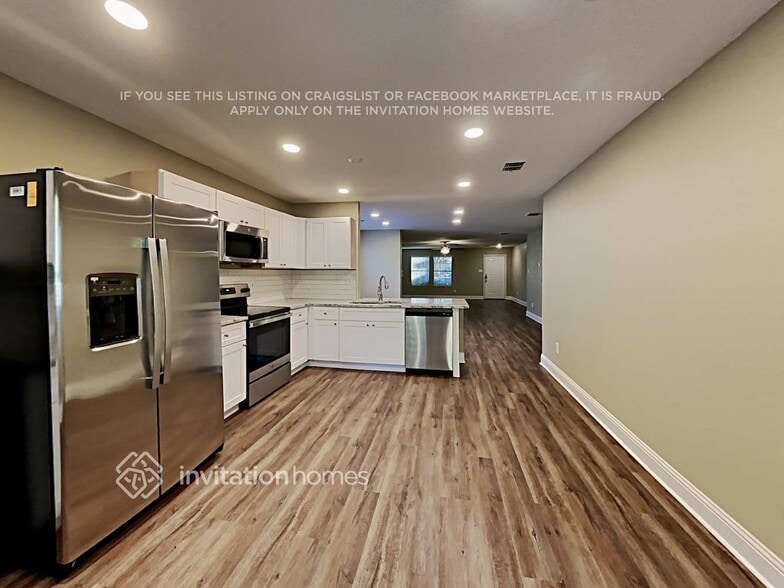 Building Photo - 2361 Live Oak Dr