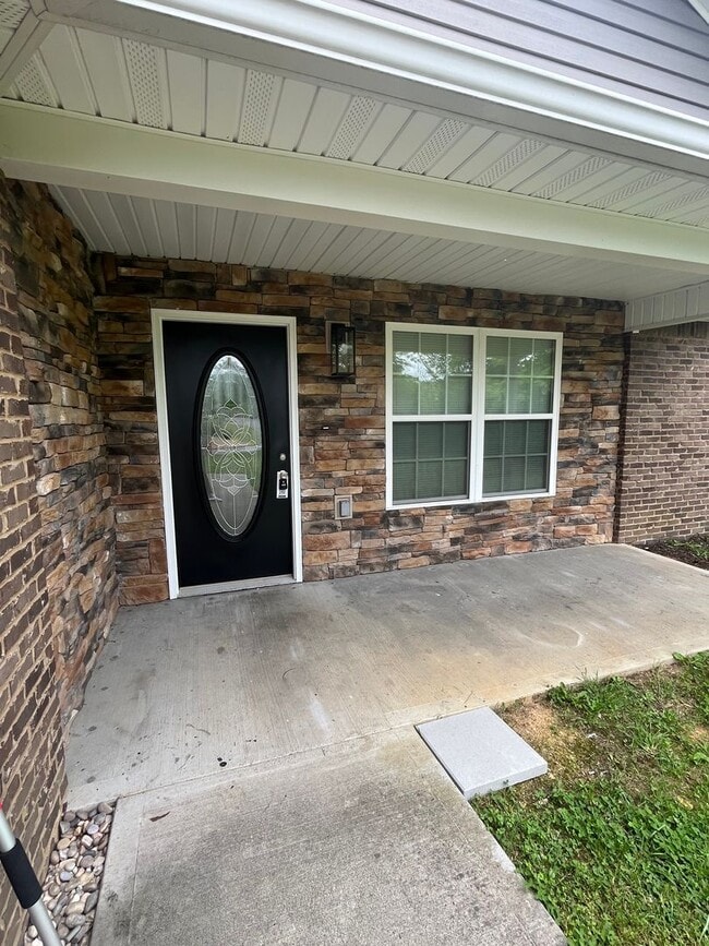 Building Photo - 1430 Avery Ln