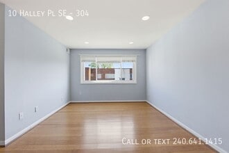 Building Photo - 10 Halley Pl SE