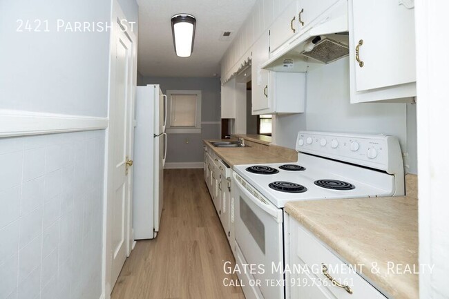 Building Photo - 2421 Parrish St