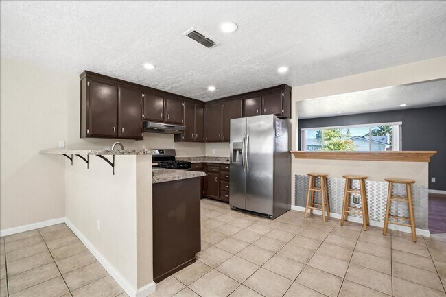 Building Photo - 2944 Calle Del Sol Way