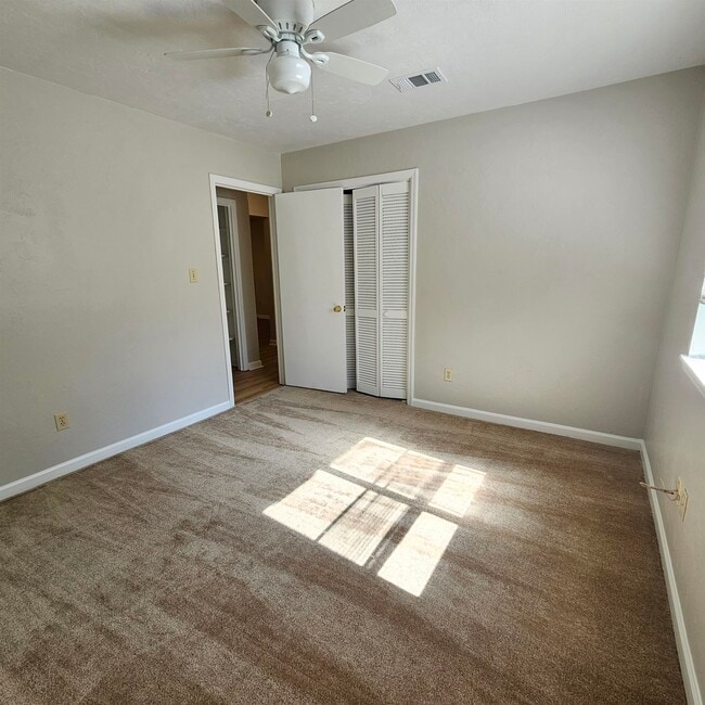 Building Photo - 3687 Donovan Dr