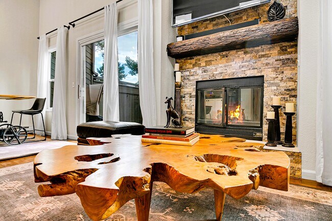 Building Photo - 30573 Sun Creek Dr