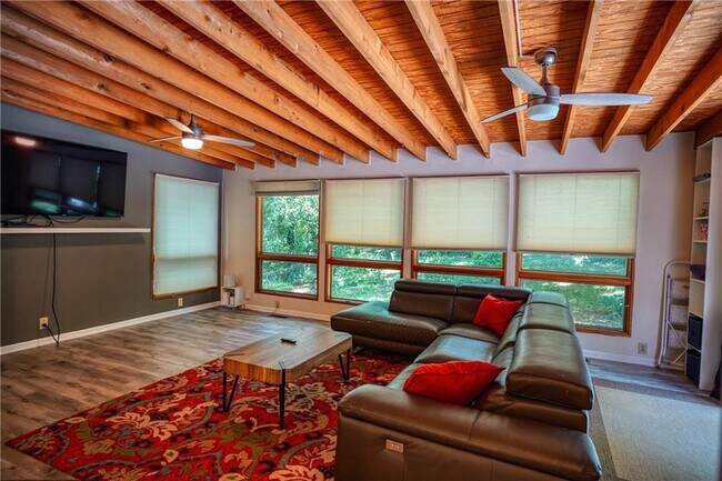 Building Photo - 1285 Willivee Dr