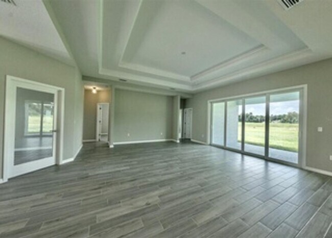 Building Photo - Executive 4/3 Rental