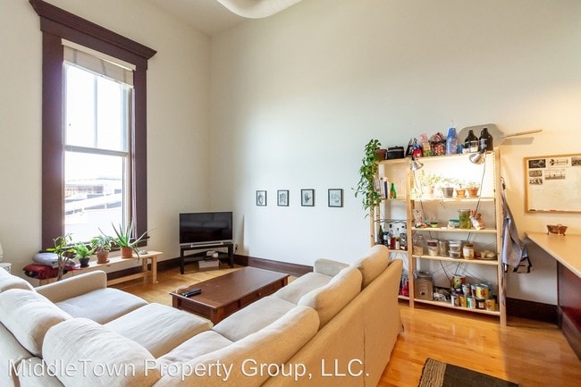 Building Photo - 120 S Walnut St