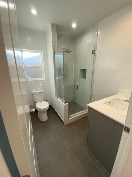 Building Photo - 5840 Allott Ave