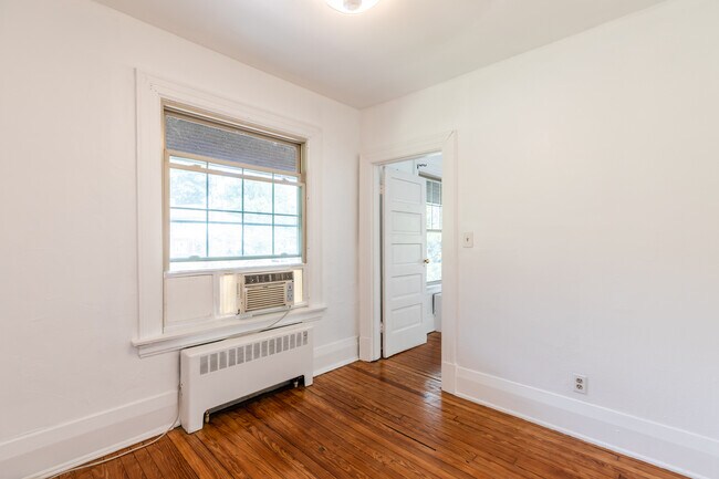 Building Photo - 4412 Erie Ave