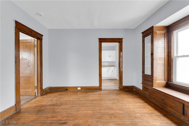 Building Photo - 3111 W 90th St