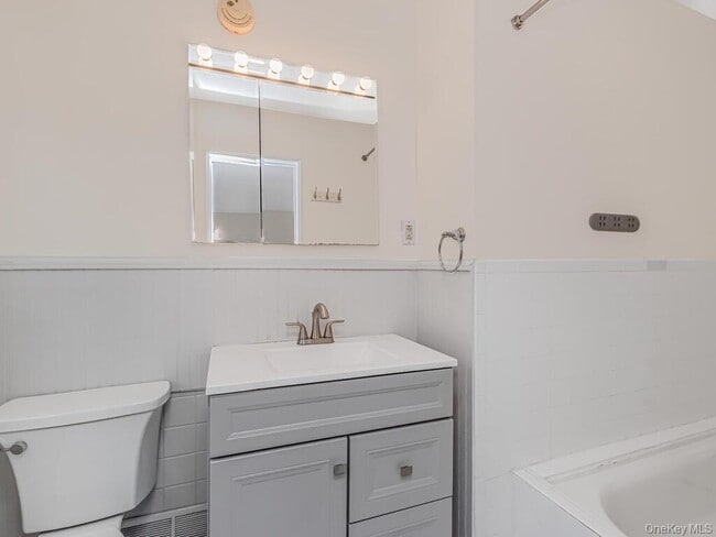 Building Photo - 42 Tower Hill Dr