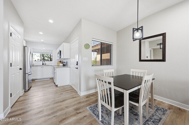 Building Photo - 16540 E Gunsight Dr