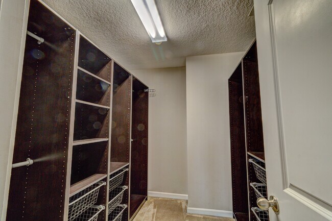 Building Photo - 2024 Middleton Farm Dr