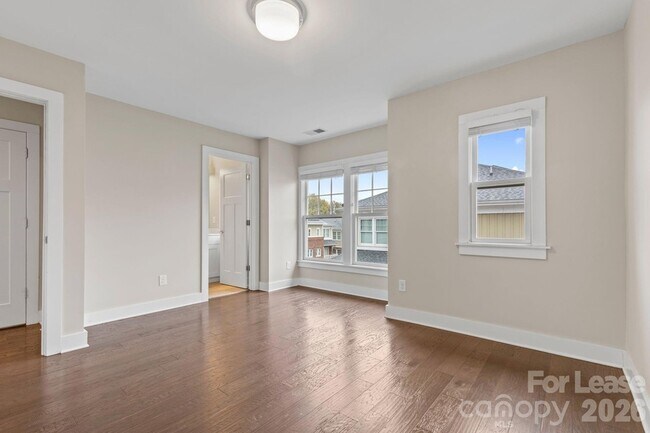 Building Photo - 129 Grandin Rd