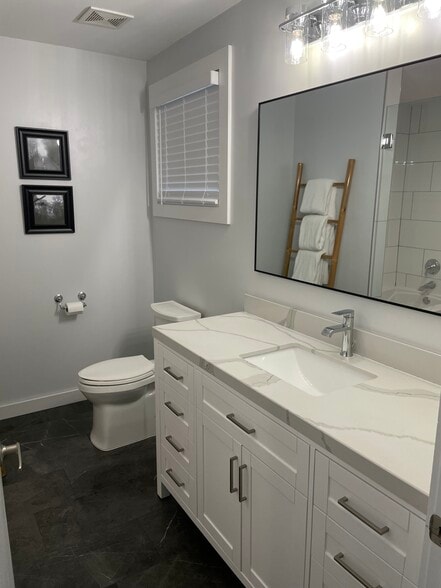 Building Photo - 1249 Breuer Mews NW