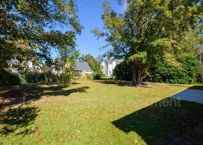 Building Photo - 606 Portico Park