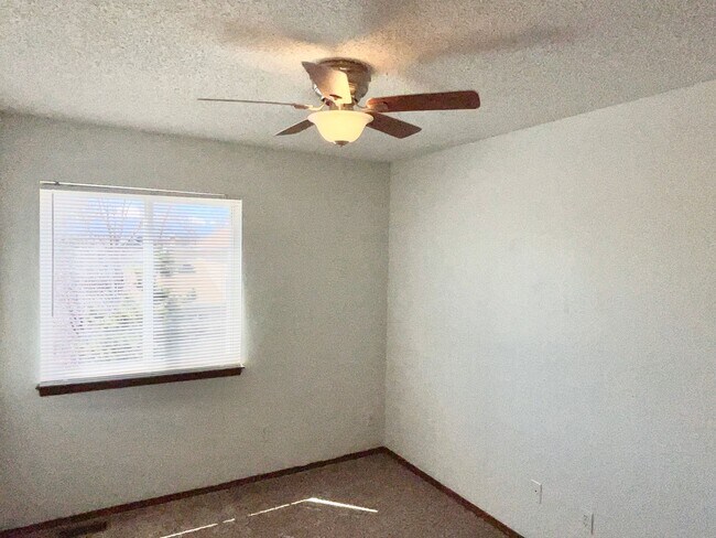 Building Photo - Fantastic Multi-Level Single Family Home i...