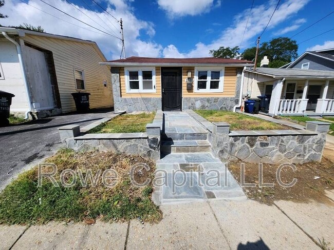 Building Photo - 2931 Stanton Rd SE