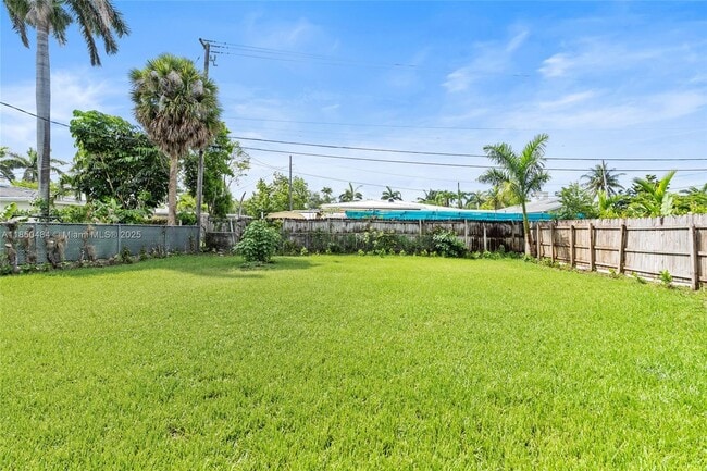 Building Photo - 1581 Normandy Dr