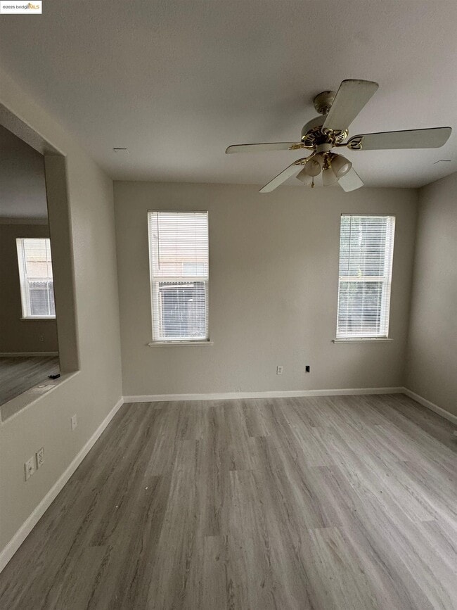 Building Photo - 68 Lexington Ct