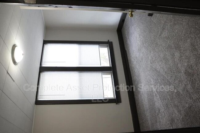 Building Photo - 307 1/2 Jefferson Ave