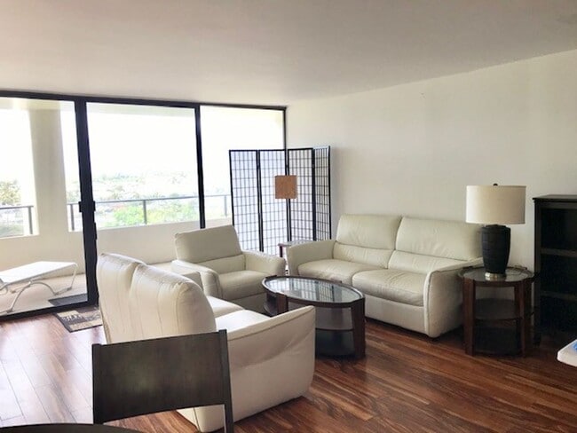 Building Photo - $3,400, Plaza HI Kai Condo, Furnished 2-Be...