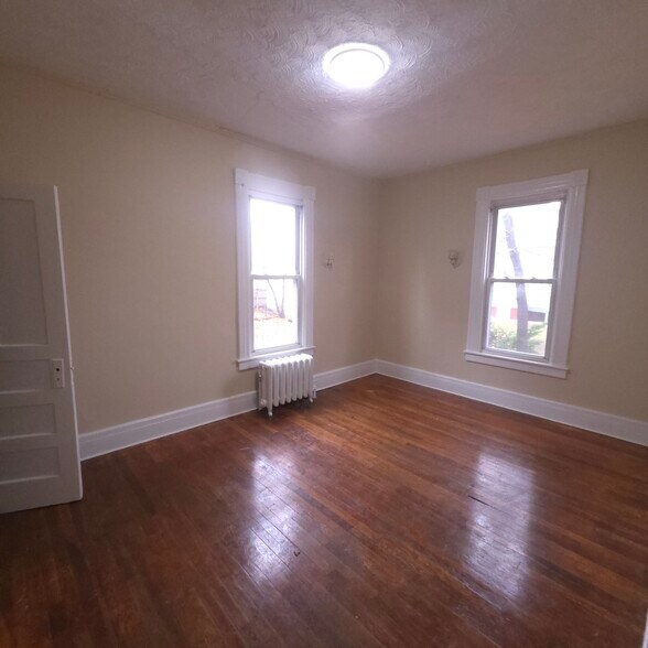 Building Photo - 121 Northampton Ave