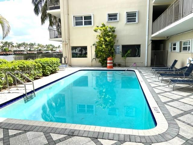 Building Photo - 2600 S Ocean Dr