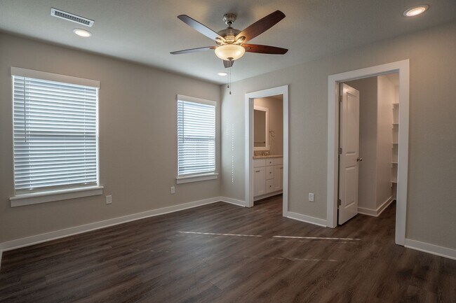 Building Photo - 3 Bedroom 2 Bathroom Home in  Farmington, AR!!!