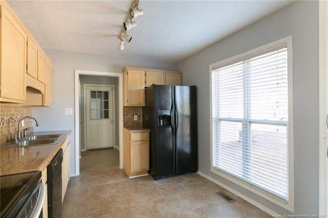 Building Photo - 7014 Pantego Dr