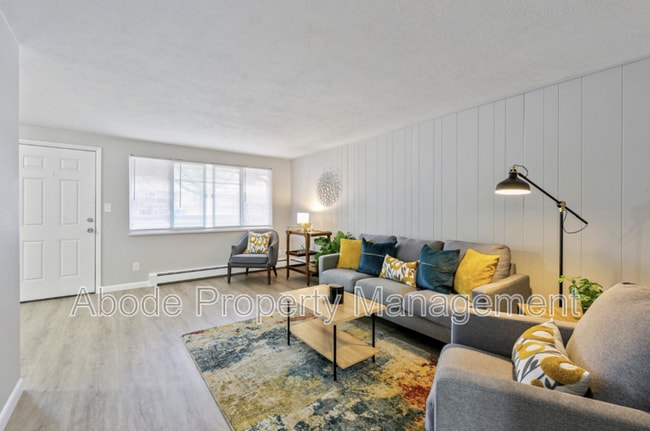 Building Photo - 434 W 10th St