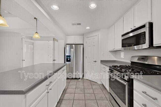 Building Photo - 6412 Sincho Ave