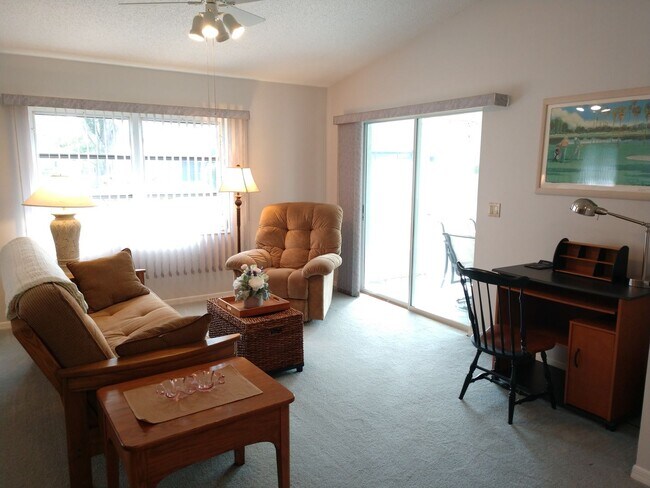 Building Photo - Seasonal Short-Term Single-Family Home located in Meadow Run at Jacaranda!