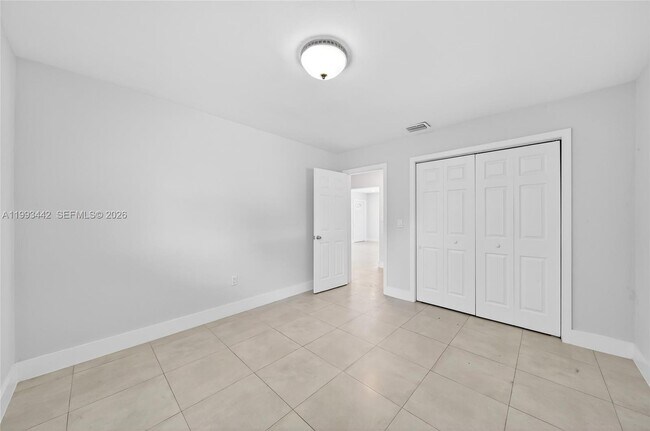 Building Photo - 7261 SW 21st St