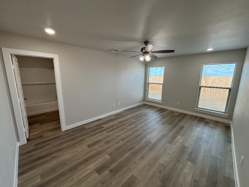 Building Photo - 2504 Abbeville Ave