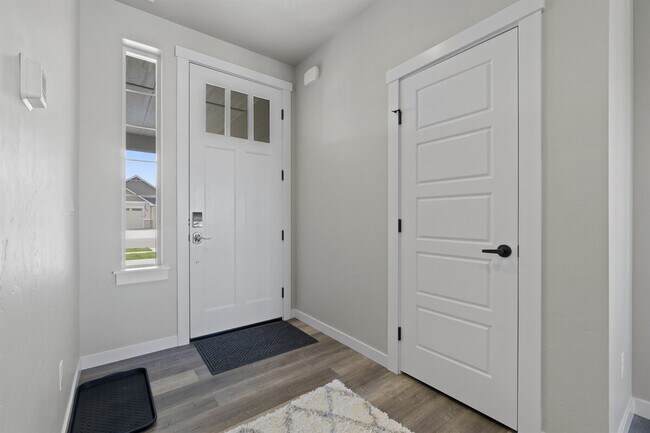 Building Photo - 8311 E Stone Valley St