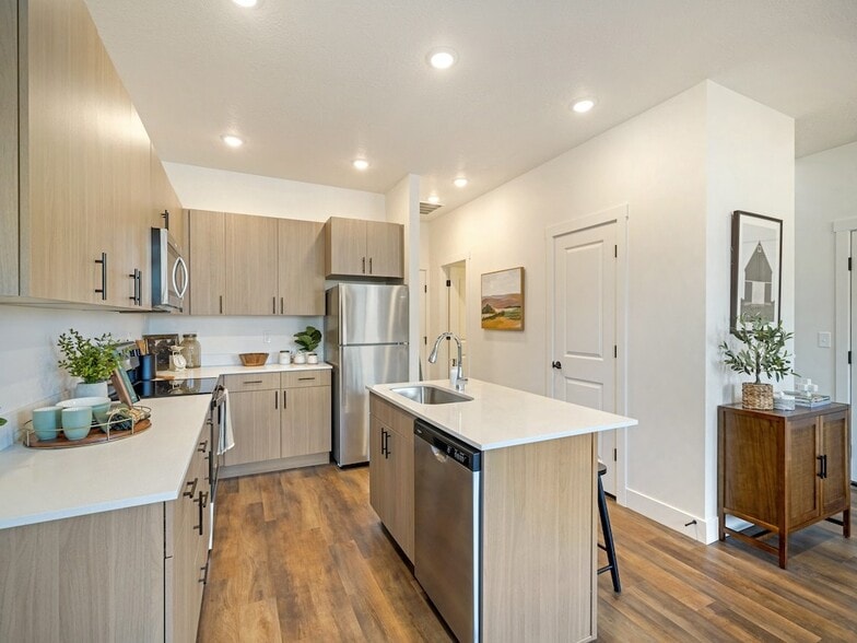 Spacious Kitchen - Orchard Park Townhomes