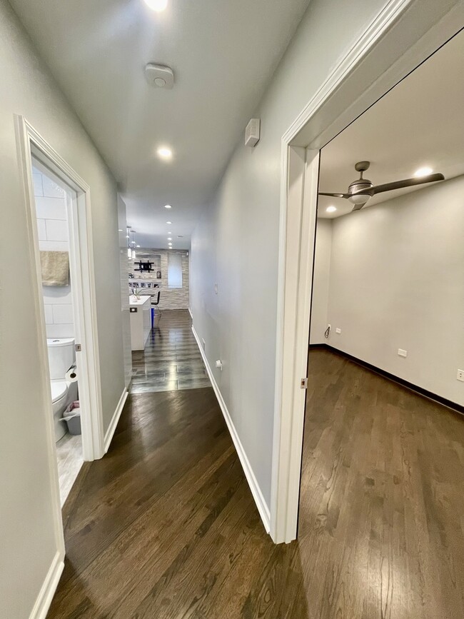 Building Photo - 3230 N Elston Ave