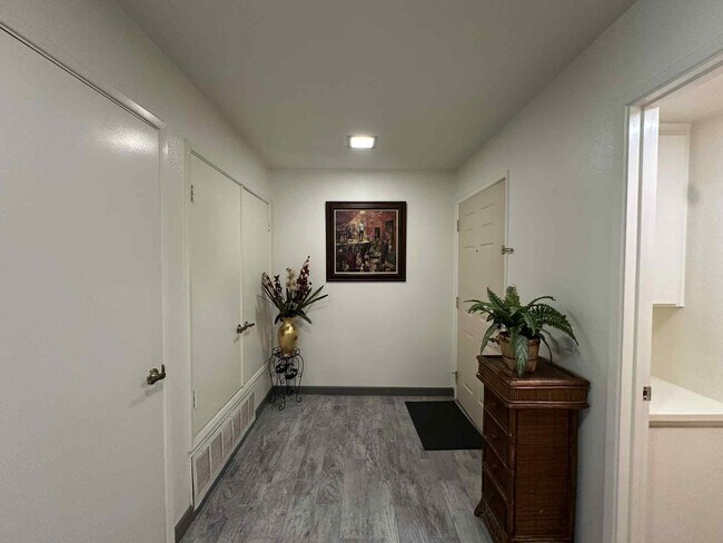 Building Photo - 35200 Cathedral Canyon Dr